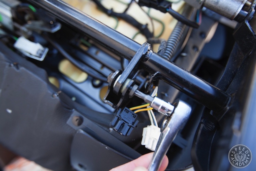 BMW E39 Twisted Seat Repair Easy and Cheap! Speed Academy