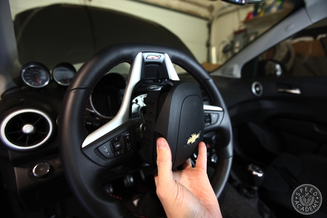 aftermarket-steering-wheel-install-044