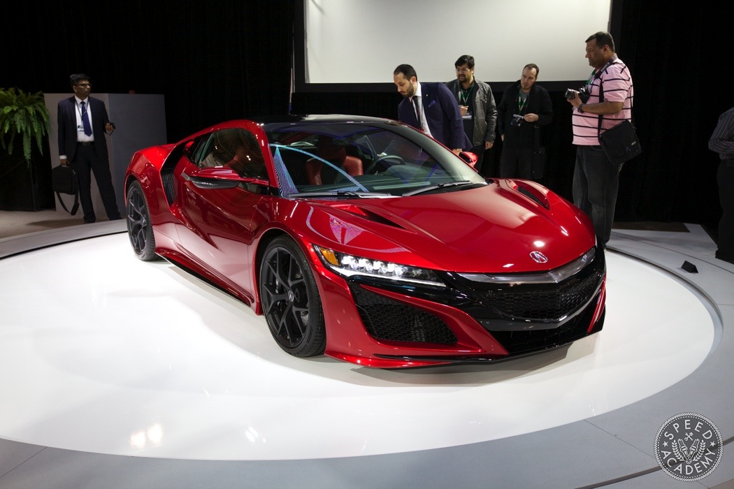 Acura-NSX-hybrid-AWD-004