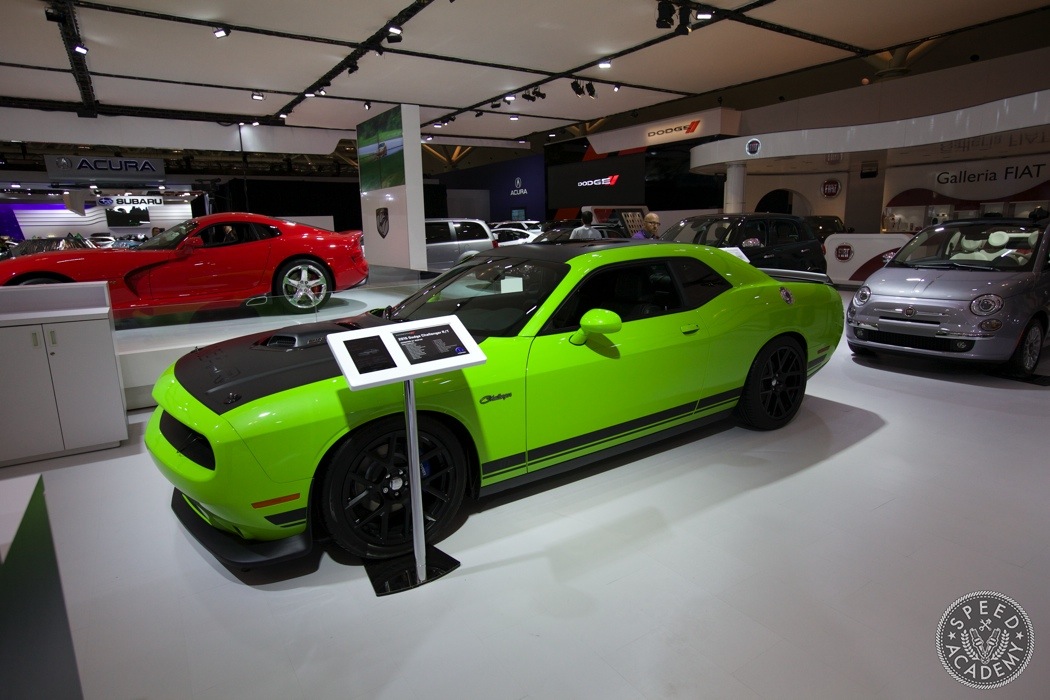 Chrysler-challenger-green-mopar-005