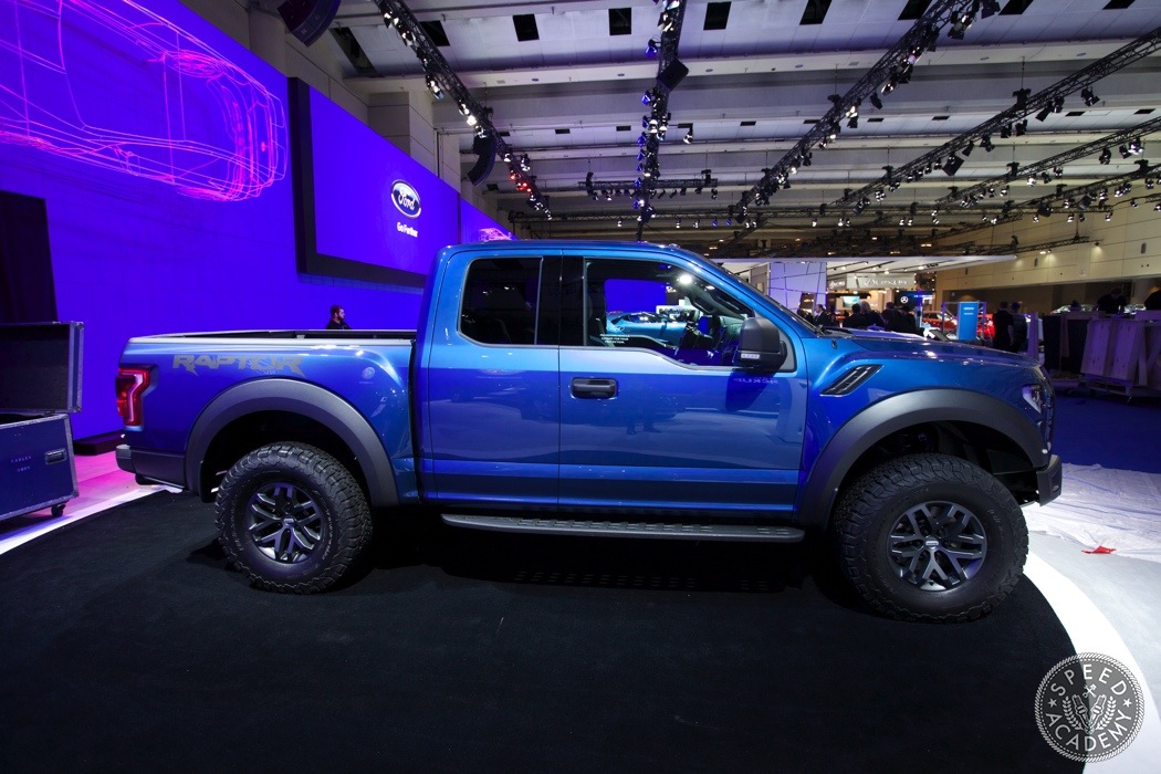 Ford-Raptor-2016-003