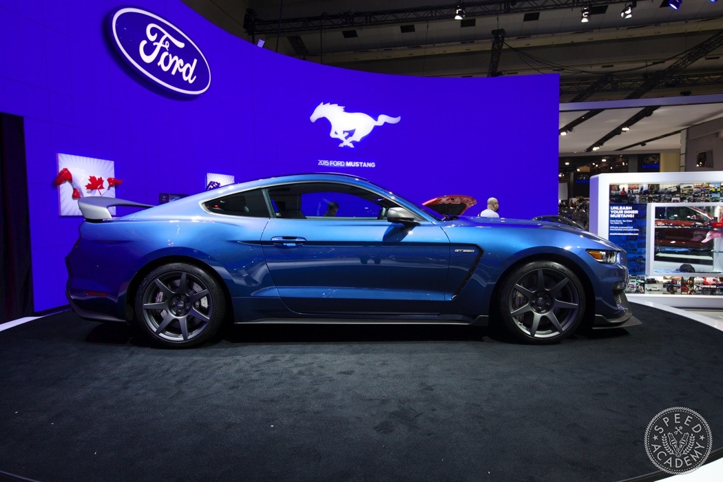 Ford-mustang-shelby-GT350R-2015-004