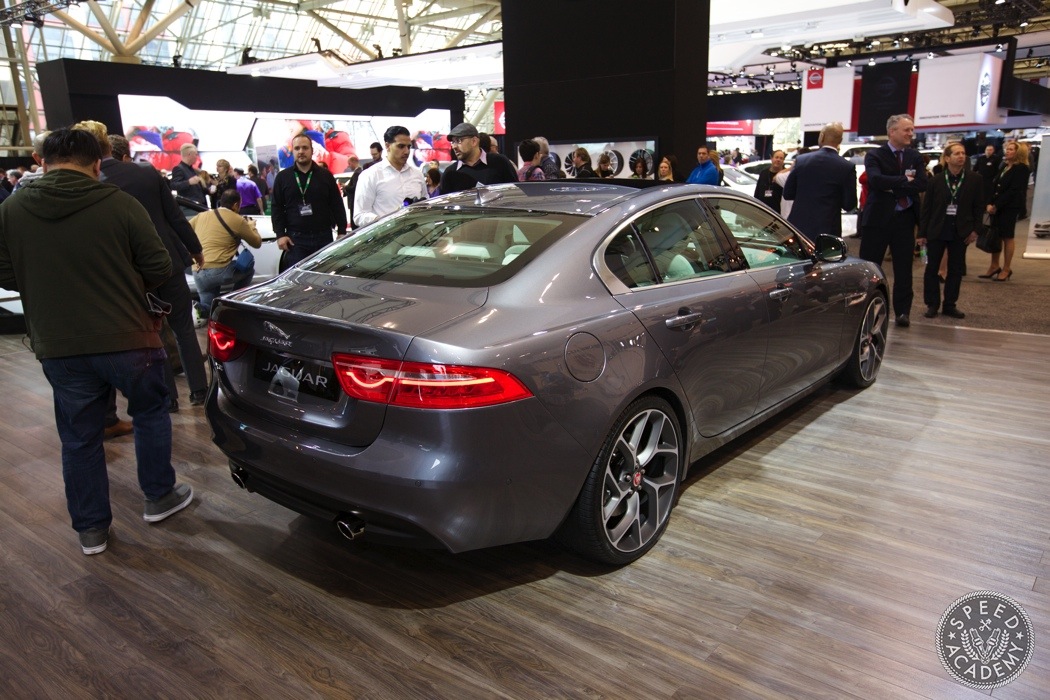 Jaguar-XE-sports-sedan-005