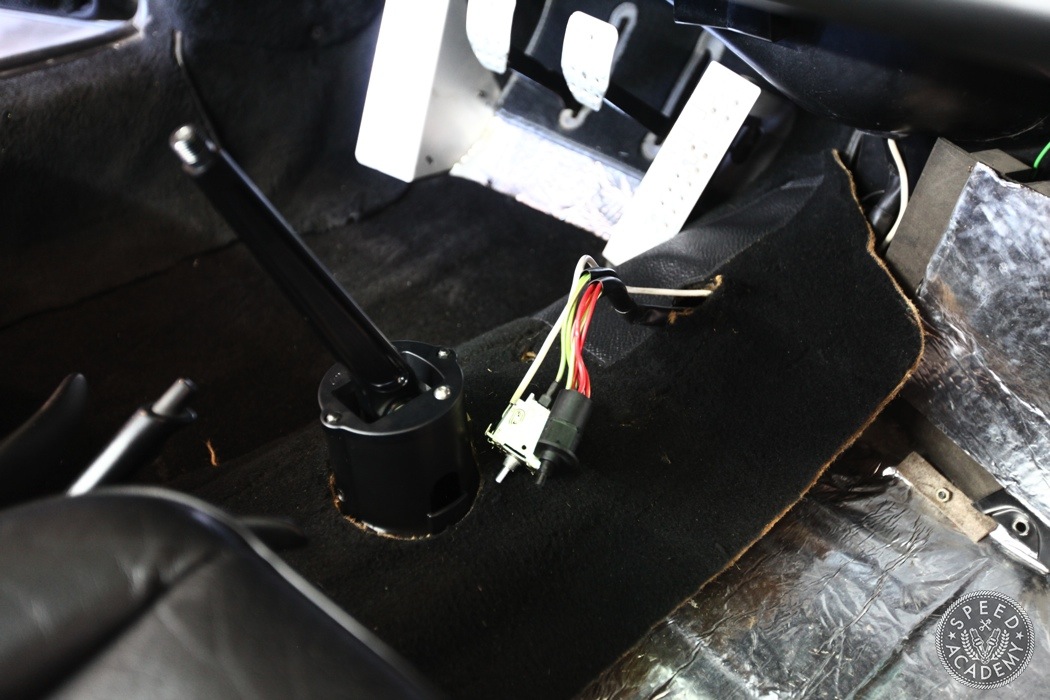 porsche-911-930-wevo-shifter-install-084