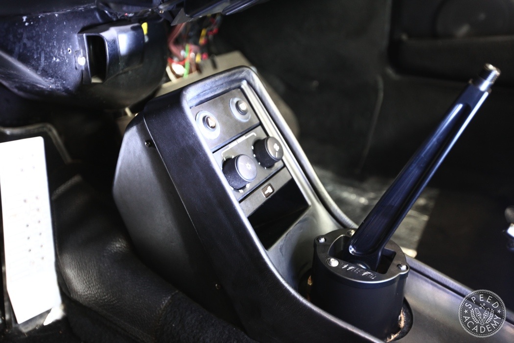 porsche-911-930-wevo-shifter-install-087